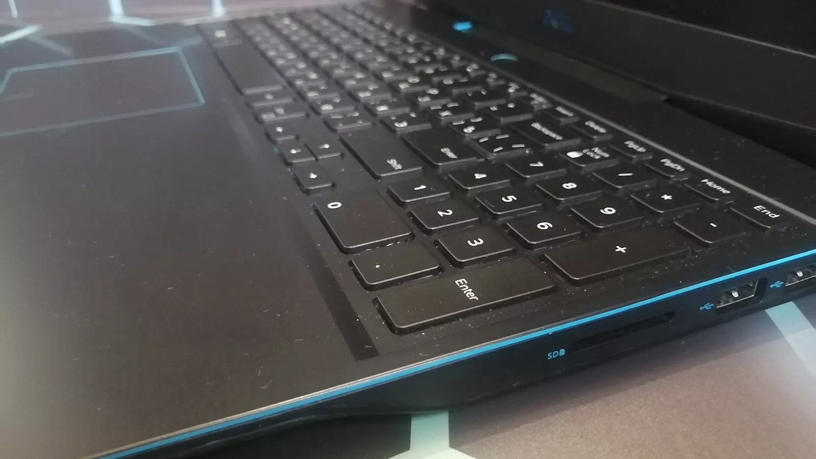 Блок питания в ноутбуке DELL G3 3590 Блок питания в ноутбуке DELL G3 3590