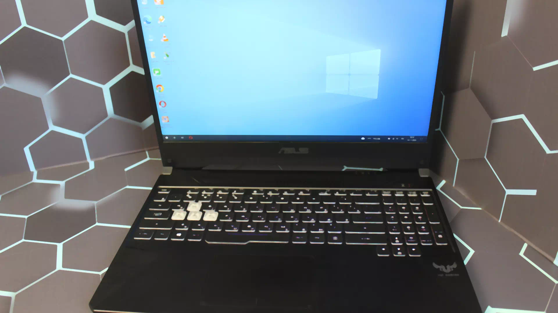 ноутбук Asus TUF Gaming FX505DT ноутбук Asus TUF Gaming FX505DT