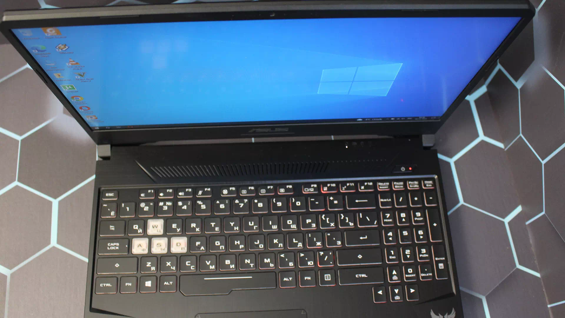 ноутбук Asus TUF Gaming FX505DT ноутбук Asus TUF Gaming FX505DT