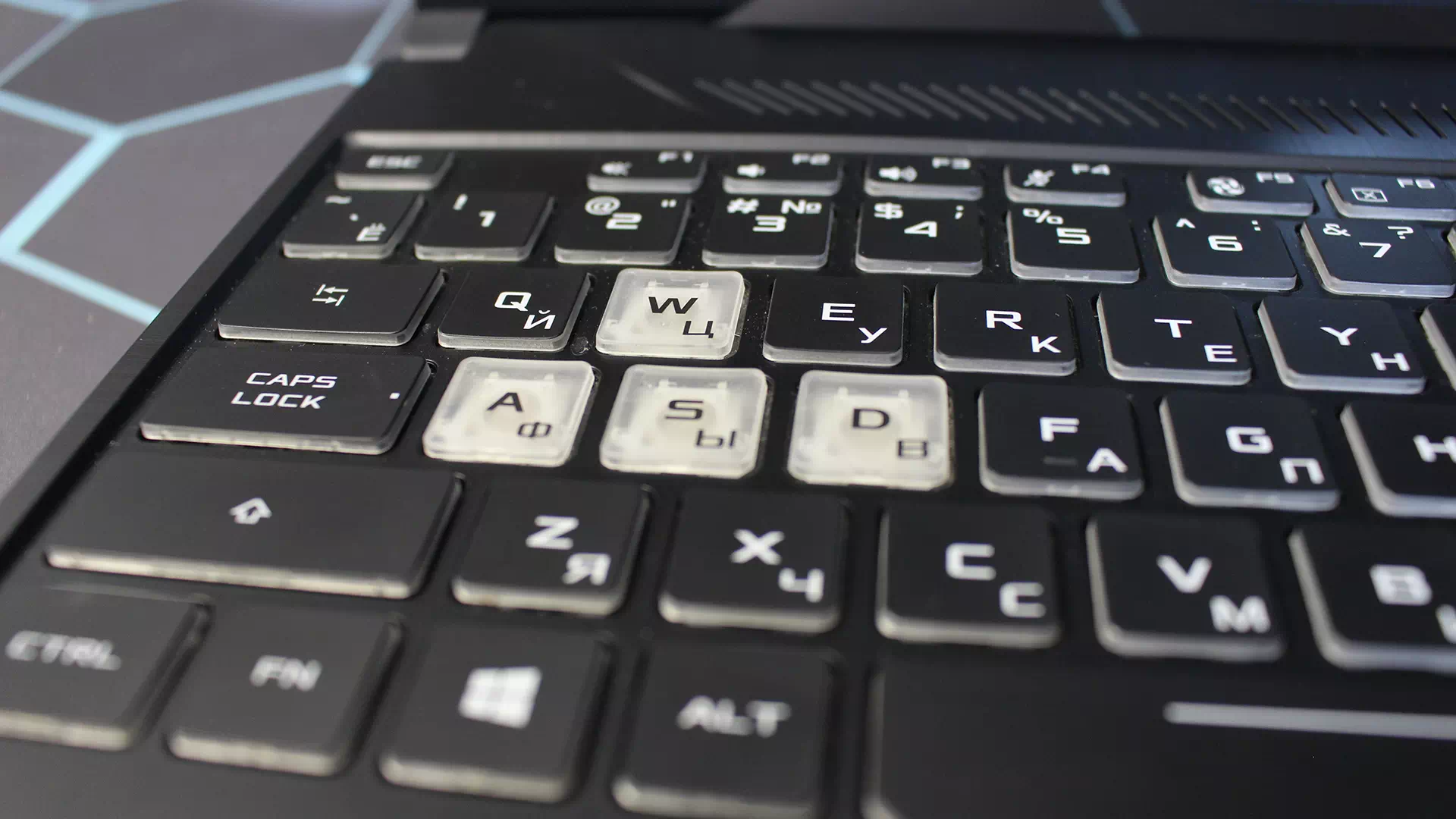 клавиатура в ноутбуке Asus TUF Gaming FX505DT клавиатура в ноутбуке Asus TUF Gaming FX505DT