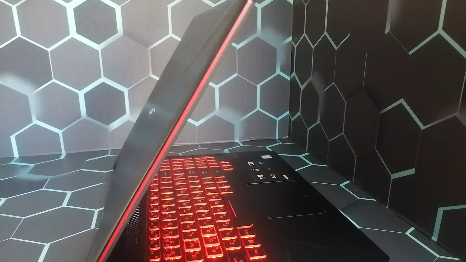 ASUS TUF Gaming FX505GE ASUS TUF Gaming FX505GE