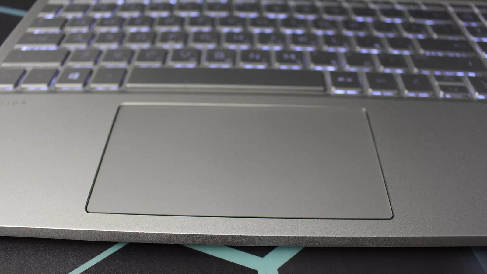 Блок питания в ноутбуке HP Pavilion 15 Блок питания в ноутбуке HP Pavilion 15